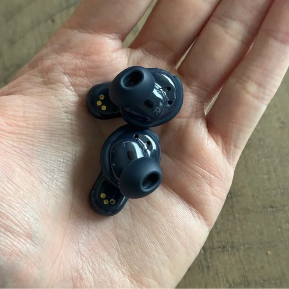 Bose QuietComfort Earbuds II Noise-Cancelling Earbuds Blue (No Cable) - READ